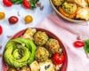 Salade de quinoa, haricots blancs et falafels de pois chiches