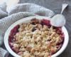 Crumble aux quetsches et aux pignons de pin