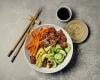 Poke bowl au thon avocat quinoa et crudités