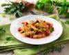 Penne rigate aux légumes méditerranéens et herbes fraîches