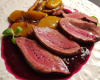 Magret de canard rôti, condiment datte citron jus de betterave-gingembre