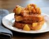 Brioche perdue aux pommes et sauce caramel au beurre salé à la plancha