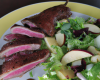 Magret de canard en salade de pomme