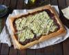 Tarte fine au confit d'oignon, courgettes et Camembert