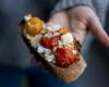 Bruschetta à la burrata et tomates cerises confites