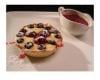 Cherry, Berry et crème pâtissière tartes avec du sirop