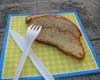 Cake au comté, allumettes fumées et oignons rouges