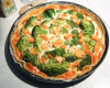 Tarte colorée, saumon, brocoli et carottes