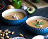 Soupe mexicaine de poulet aux amandes ou aux noix