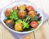 Beignets de pommes de terre au Bresse Bleu et sa salade de jeunes pousses