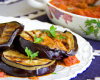 Julienne d'aubergines grillées à la sauce tomate