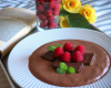 Mousse chocolat sur lit de framboises