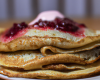 Pancakes à la confiture et à la crème fraîche