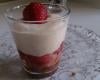 Trifle de fraises à la crème et aux pistaches