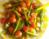 Salade de tomates et  de petits légumes poêlés