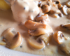 Chapon à la crème de petits suisses et aux champignons