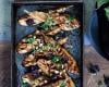 Aubergines de France grillées au miso, noix et graines germées