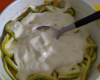 Pâtes aux courgettes avec yaourt et crème aigre