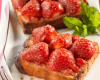 Tartine aux fraises rôties