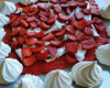 Carpaccio de fraises aux éclats de meringues