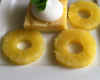 Ananas rôti et mousse de coco