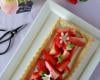 Tarte avec panna cotta au basilic et fraises