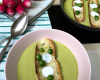 Velouté de petits pois frais à la menthe fraîche et à l'huile d'olive tartine grillée au chèvre frais et radis