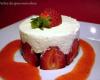 Entremets mousseux aux fraises et son coulis