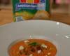 Gaspacho de tomates, chèvres et petits croûtons au basilic