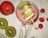 Smoothie aux kiwis  cerises et poires