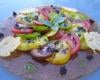 Carpaccio de tomates anciennes au pesto, tapenade et tuiles au parmesan