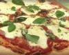 Pizza margherita aux herbes