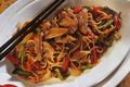 Porc sauté aux nouilles chinoises