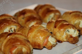 Mini croissants au saumon fumé, philadelphia et ciboulette