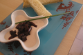 Verrines ou petites coupelles: mousse de thon et tartare de betteraves à la coriandre