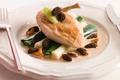 Poularde aux morilles et au vin jaune