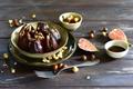 Figues rôties au balsamique, chèvre et noisettes