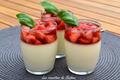 La vraie panna cotta et ses fraises au sirop de violette