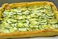Tarte fine aux courgettes, chèvre et pesto
