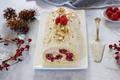 Bûche roulée à la ricotta, framboises et pistaches