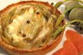 Tarte aux asperges sauvages et amandes fraiches
