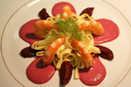 Tagliatelle aux crevettes, purée de betterave rouge et crème de betterave