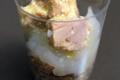 Verrine chic : crumble de noisettes, compotée de poires et dés de foie gras
