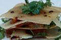 Mille-feuilles croustillant de cantal, herbes pancetta et poêlée de mirabelles