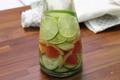 Detox water aux fruits et légumes frais