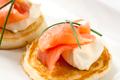 Blinis au saumon et au fromage frais