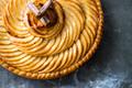 Tarte aux pommes sur lit de compote