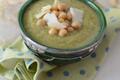 Soupe de courgettes, pois-chiche et parmesan