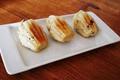 Madeleines au roquefort et aux dattes