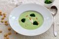 Velouté de brocolis aux amandes